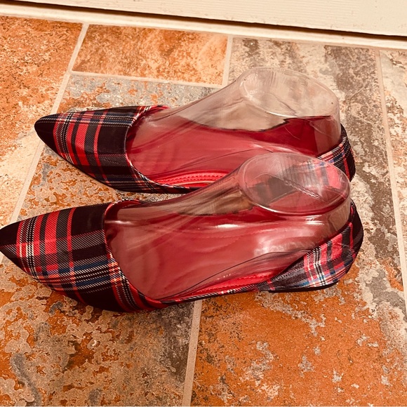 🐦‍🔥NWOB! Wonderful Black & Red Plaid Satin D’Orsay Style Festive Flats! - Picture 4 of 10